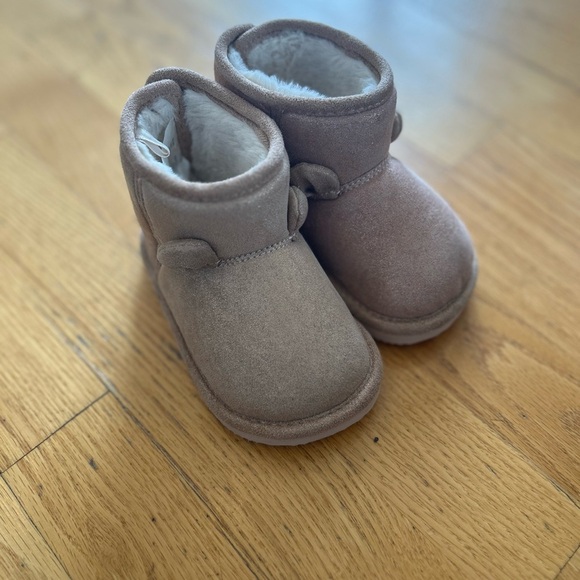 Cozy sparkly light pink baby Boots - Picture 5 of 5